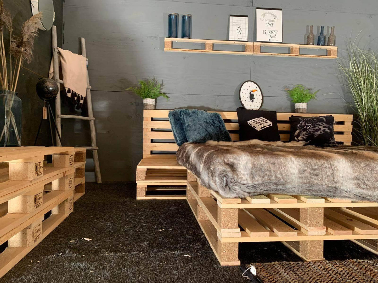 Pallet Bed 240 x 200 cm | 80 x 120 cm pallets - Online-Pallets