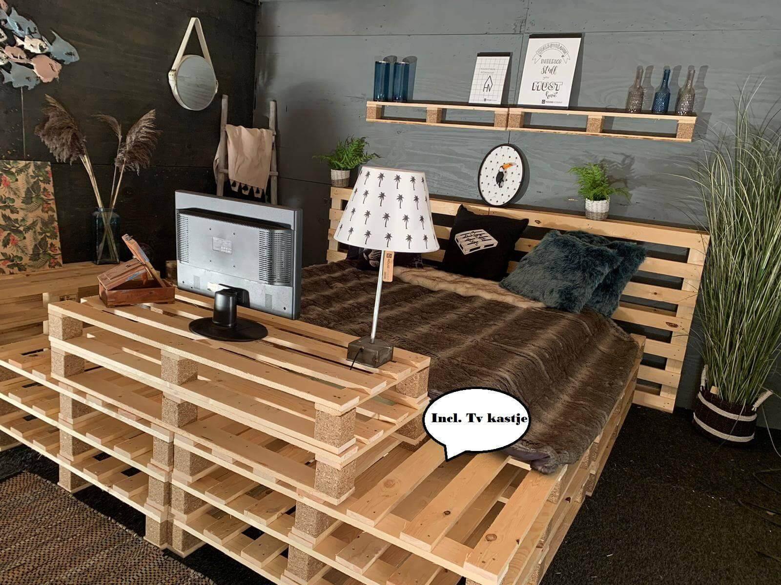 Pallet Bed 240 x 200 cm | 100 x 120 cm pallets - Online-Pallets