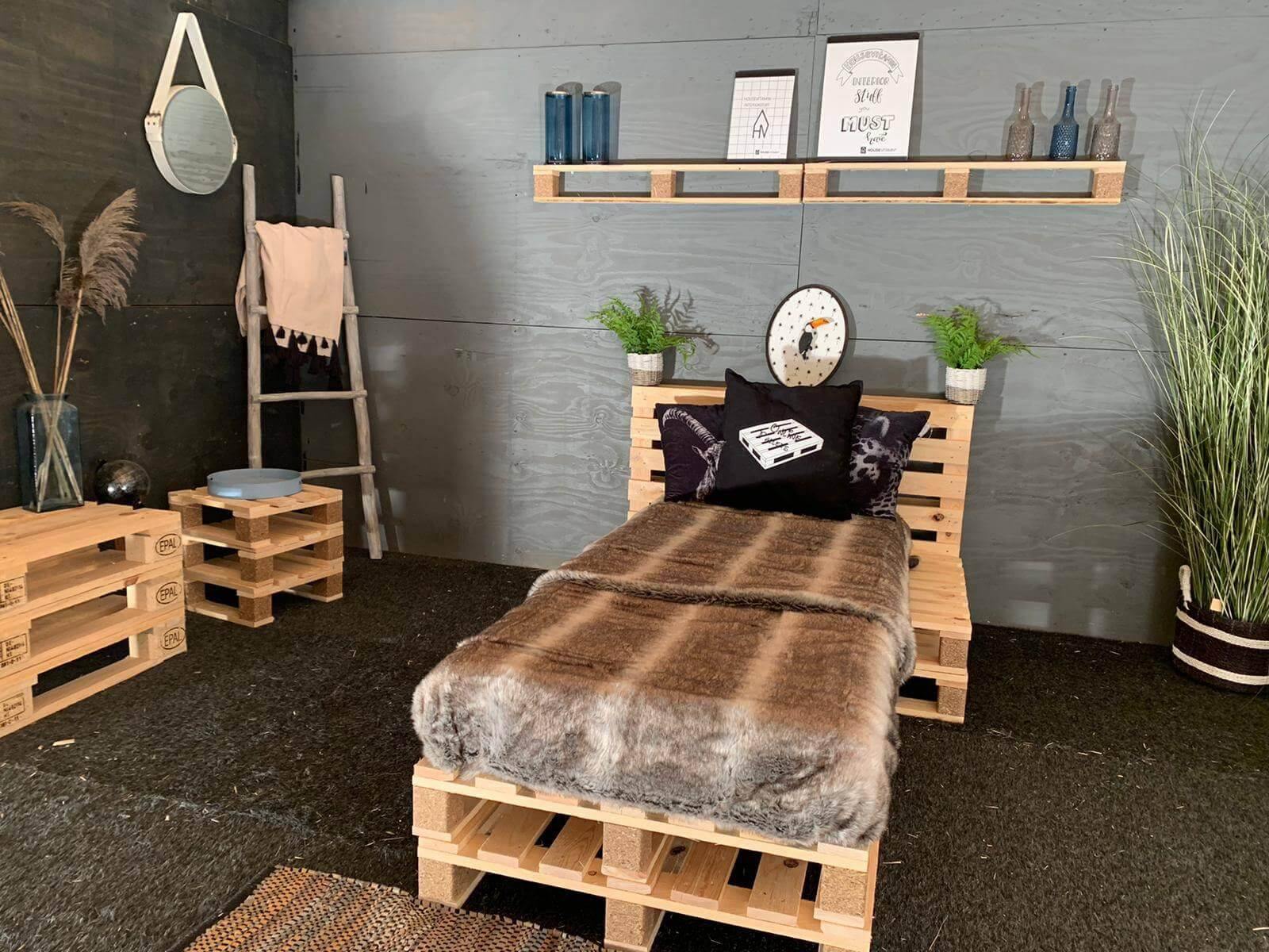 Pallet Bed 120 x 200 cm | 80 x 120 cm pallets - Online-Pallets