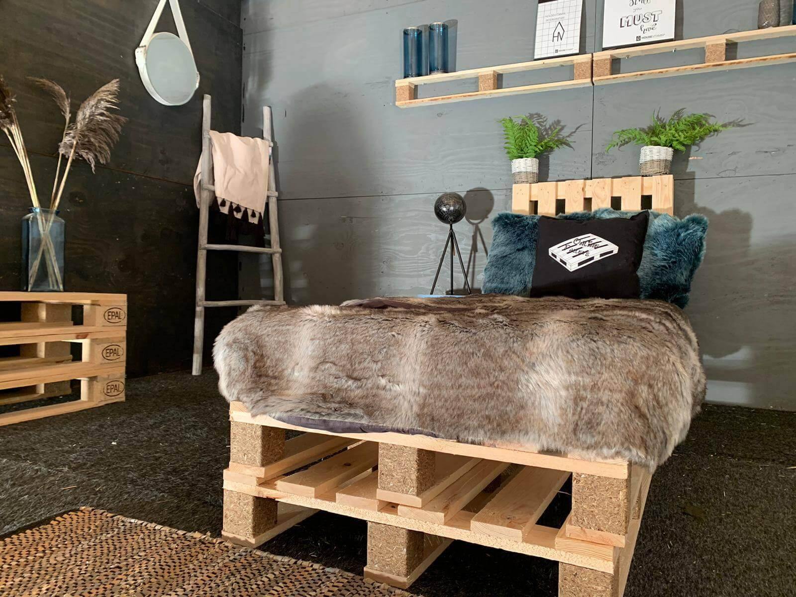 Pallet Bed 80 x 200 cm | 80 x 100 cm pallets - Online-Pallets